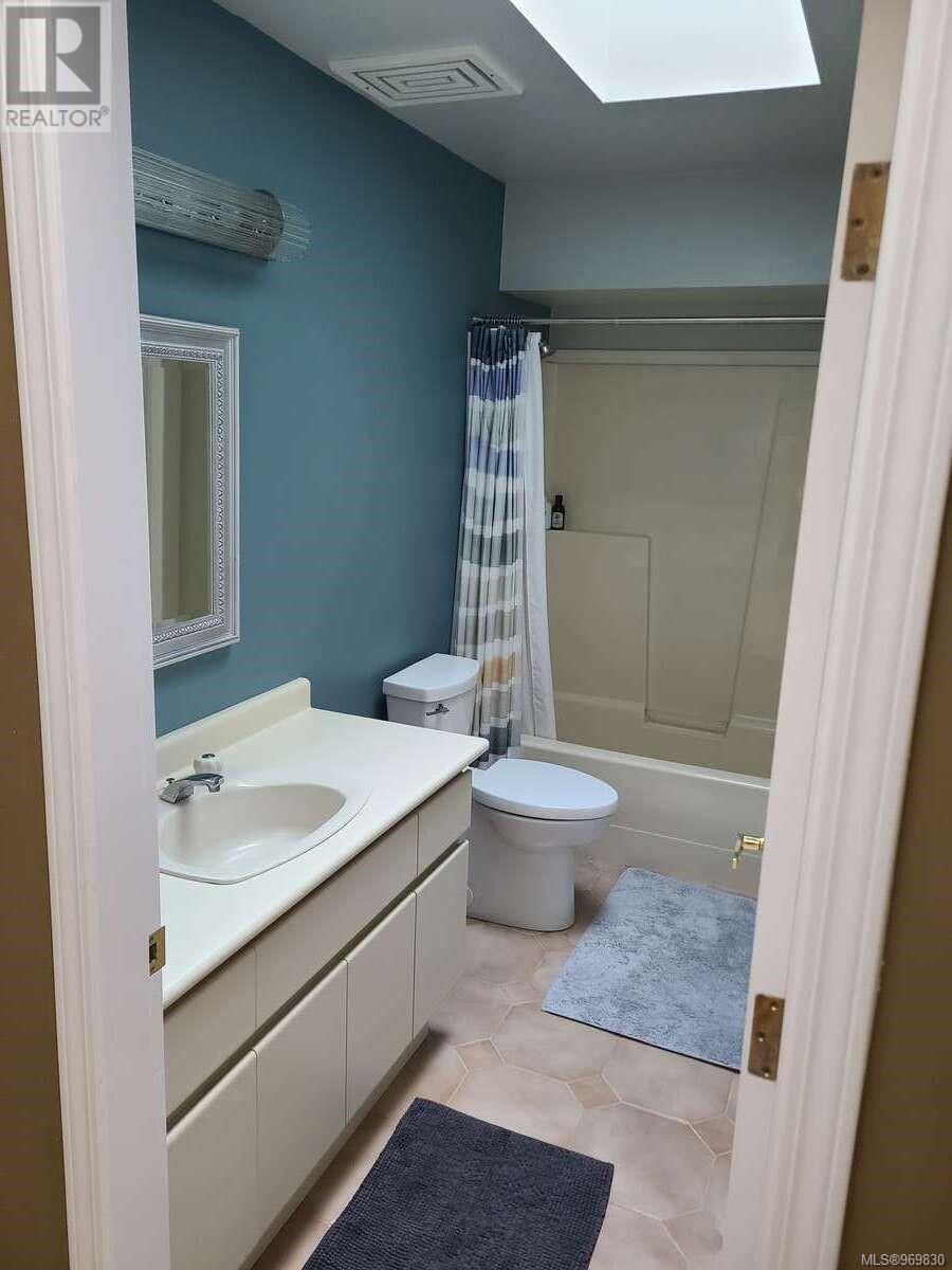 3491 Arbutus Dr S Property Photo 25