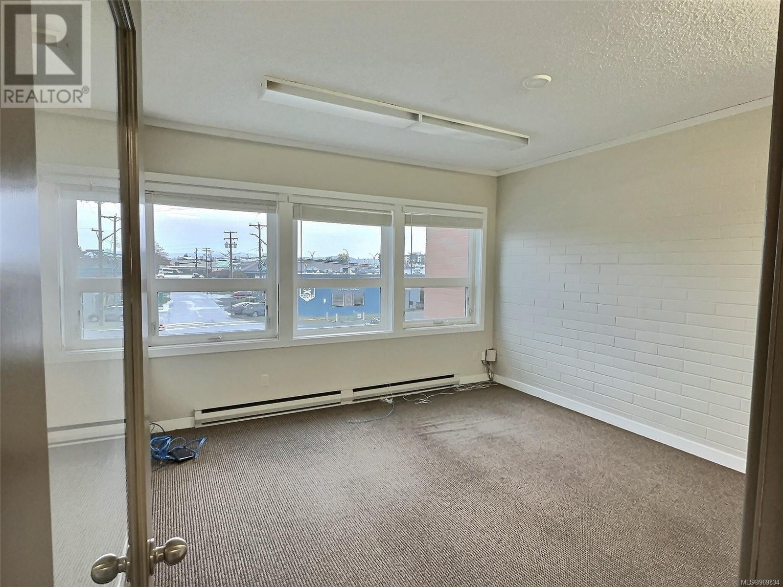 A 625 11th Ave Property Photo 8