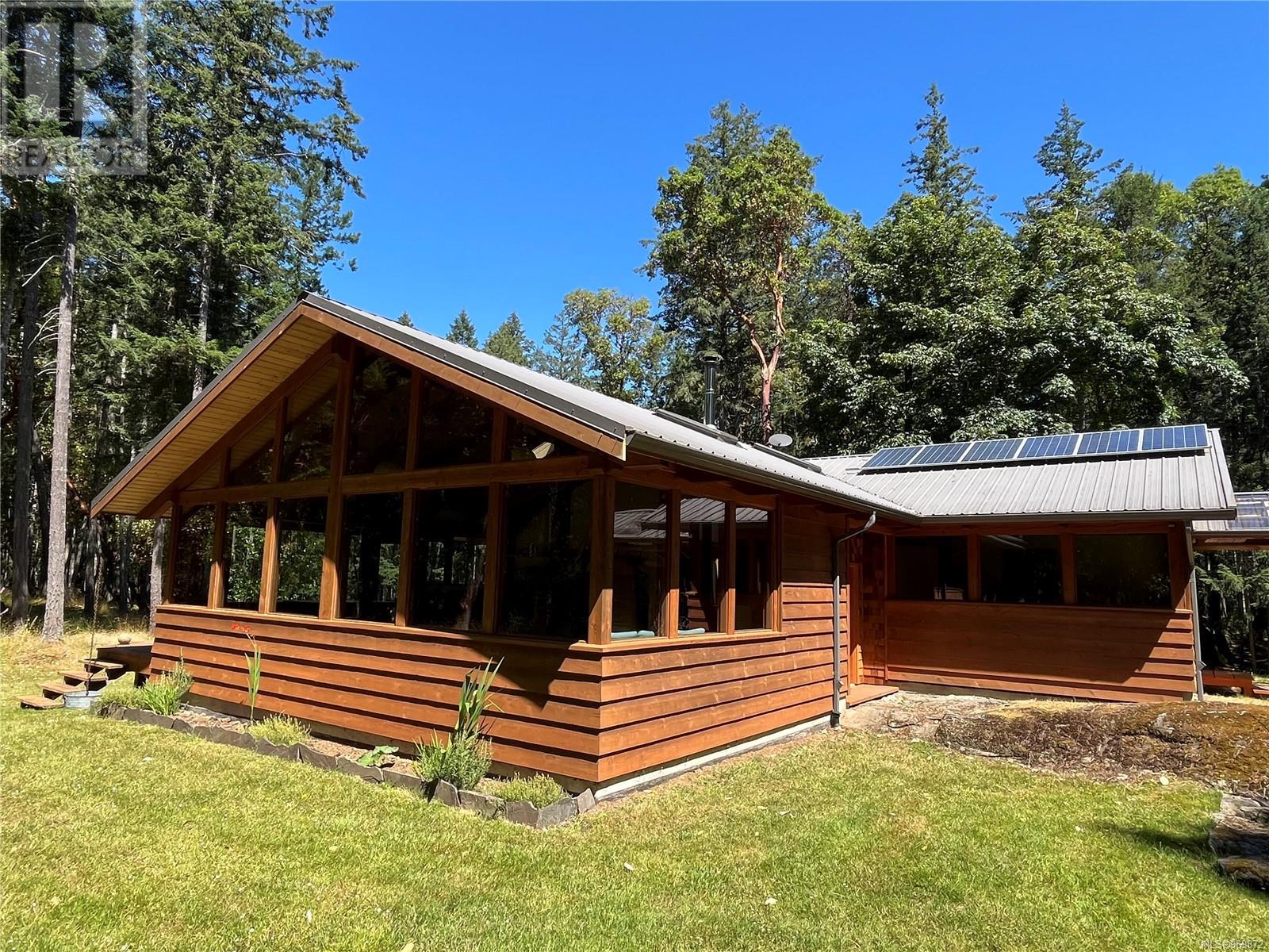 530 Flewett Dr Property Photo 3