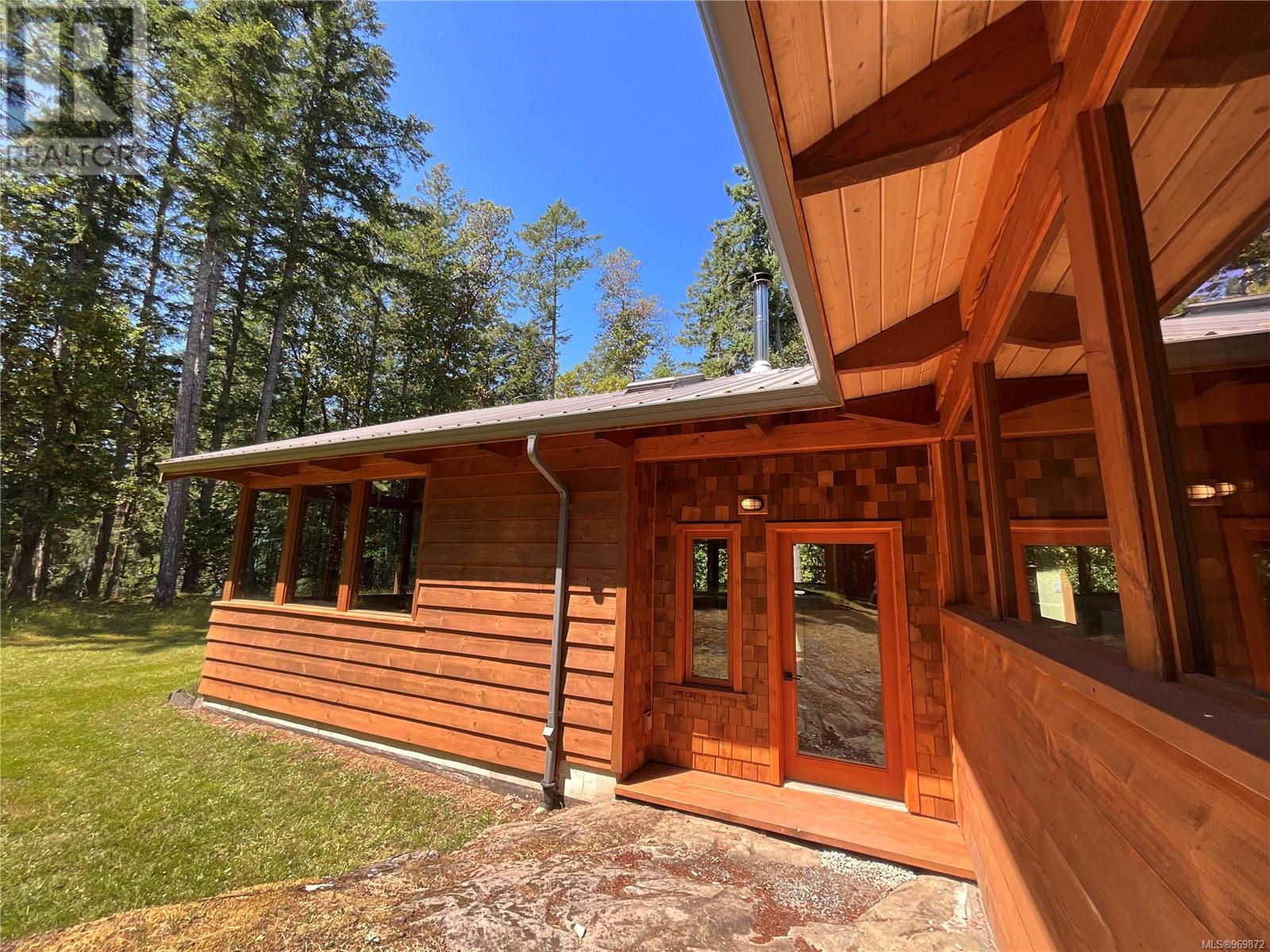 530 Flewett Dr Property Photo 4