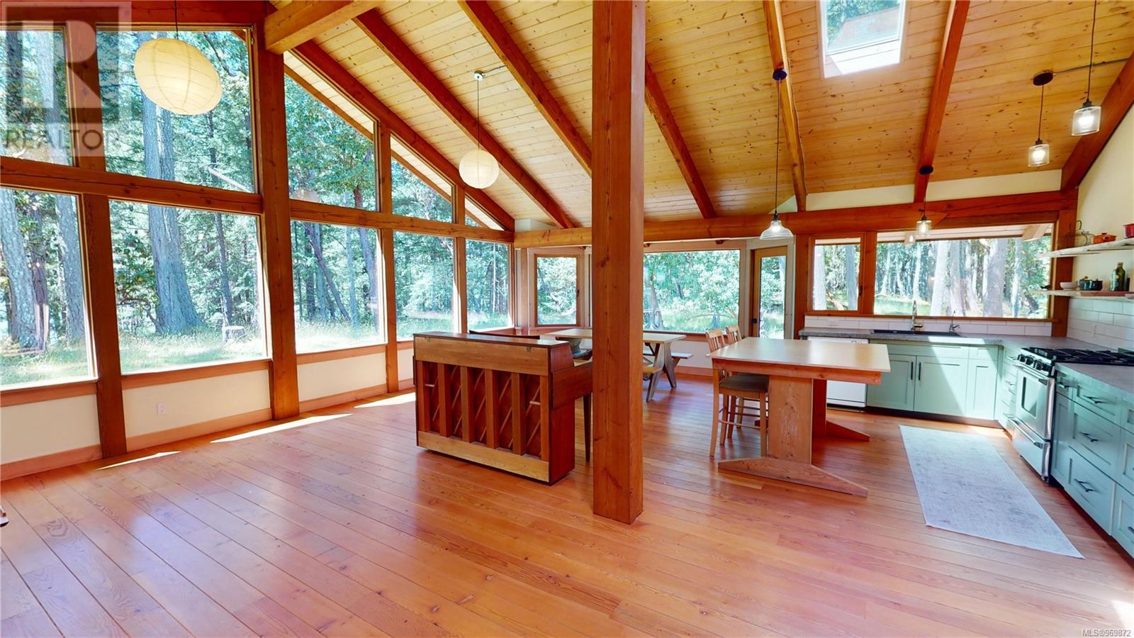530 Flewett Dr Property Photo 8