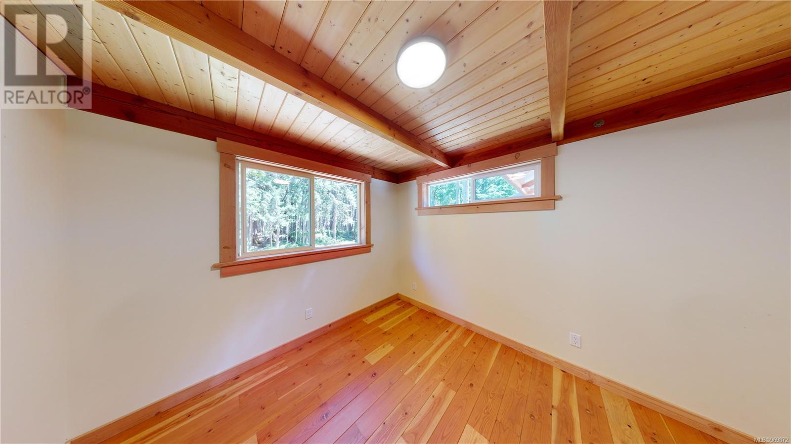 530 Flewett Dr Property Photo 13