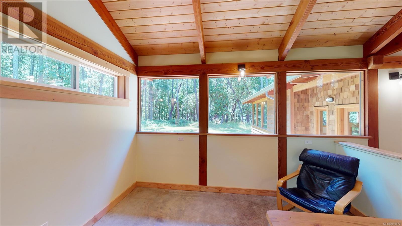 530 Flewett Dr Property Photo 14
