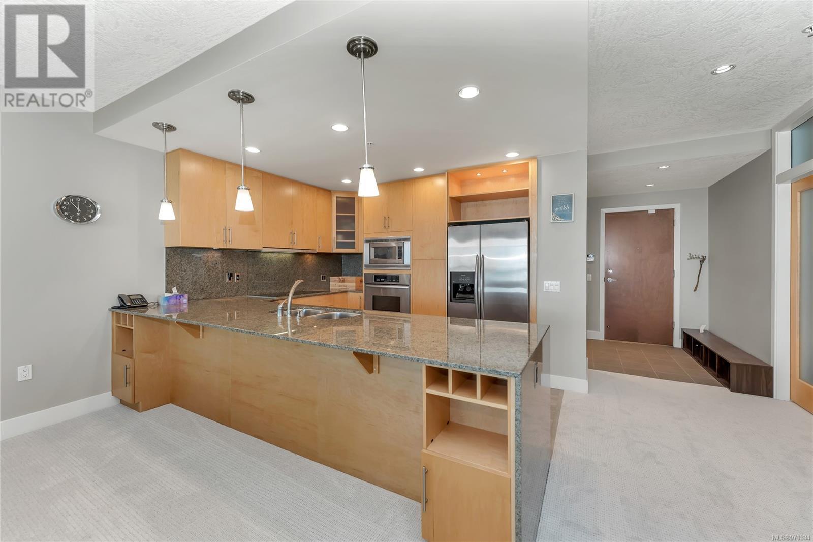 102 738 Sayward Hill Terr Property Photo 5