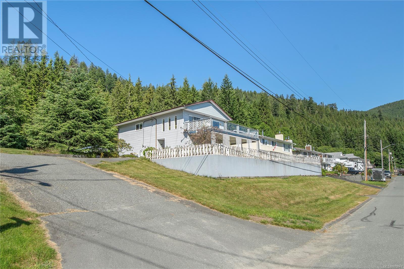 490 Macmillan Dr Property Photo