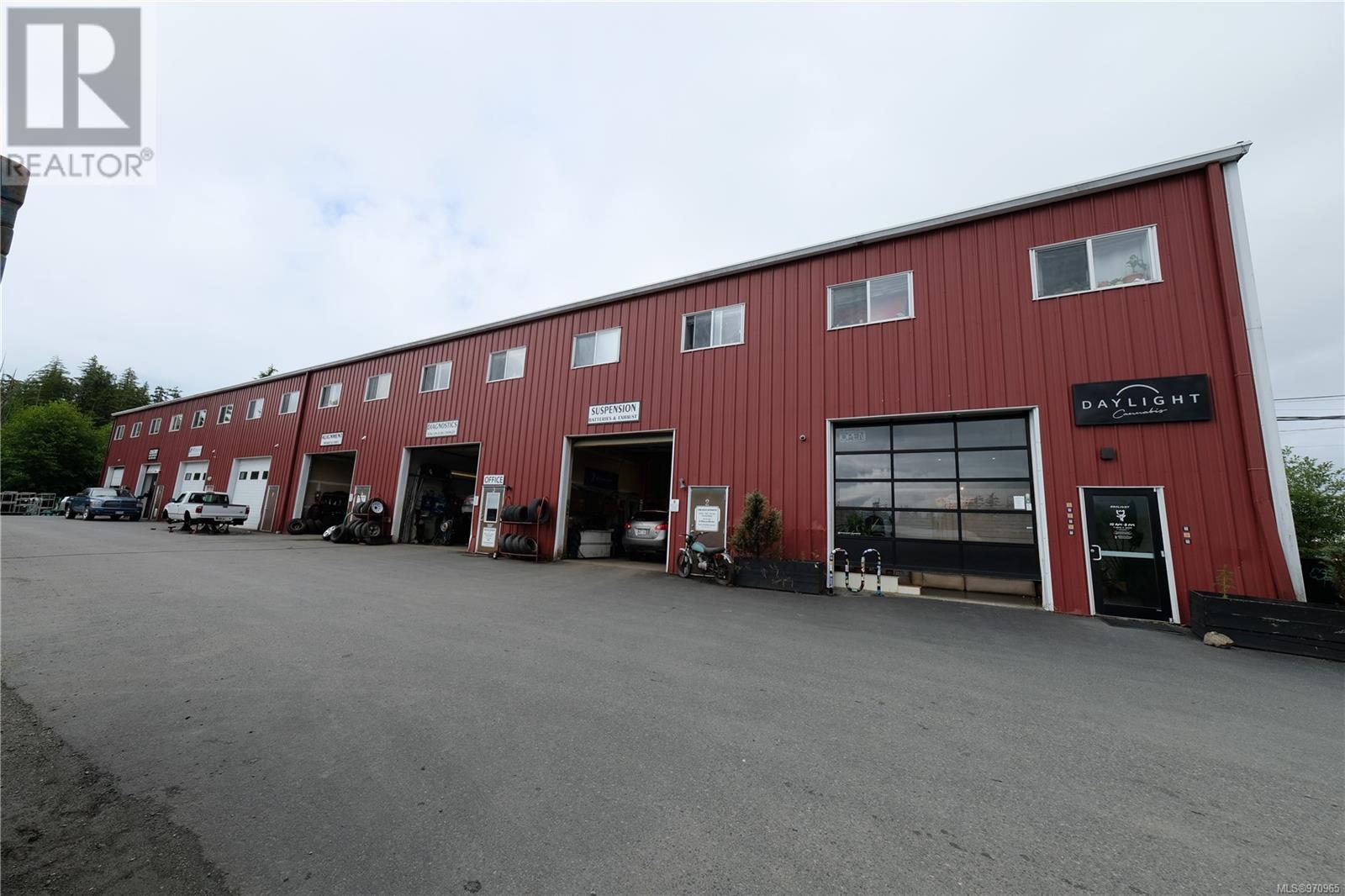 2 671 Industrial Way Property Photo 2