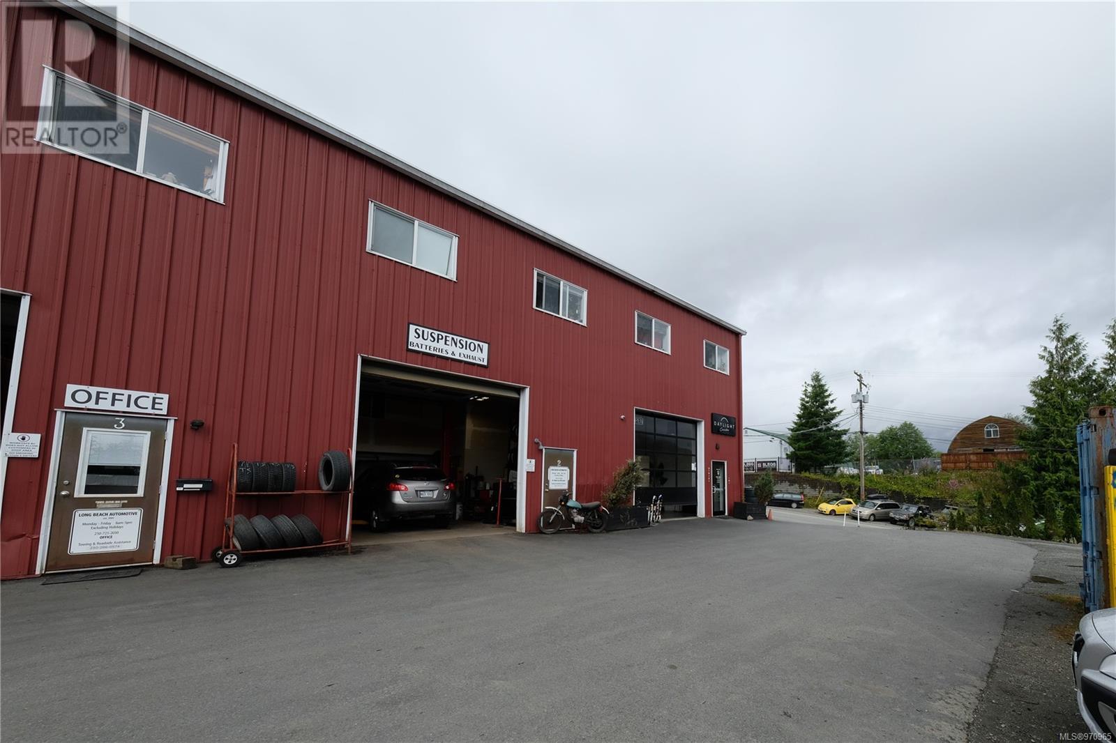 2 671 Industrial Way Property Photo 3