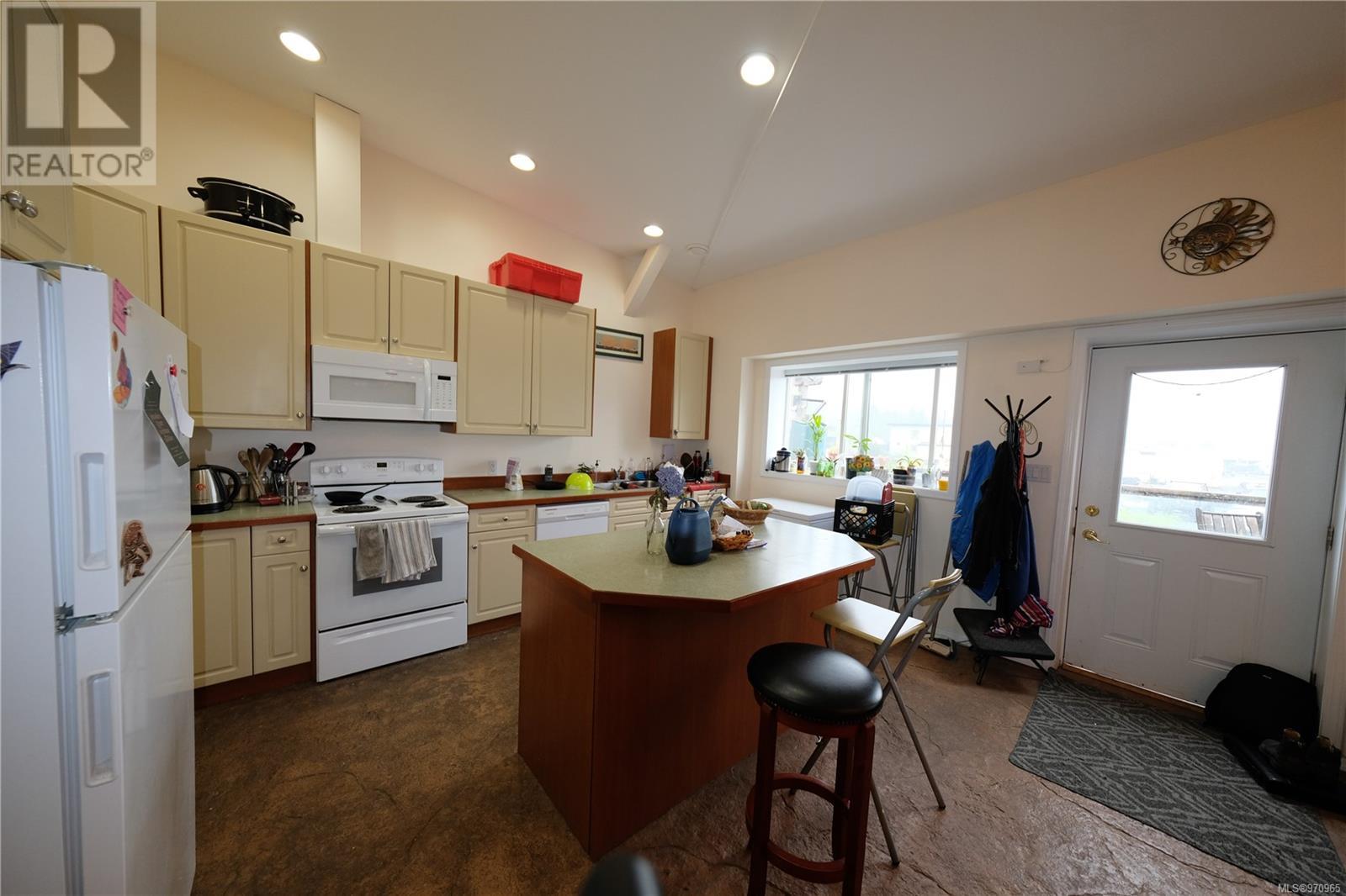 2 671 Industrial Way Property Photo 7