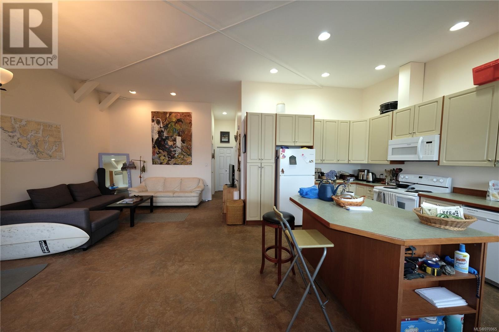 2 671 Industrial Way Property Photo 10