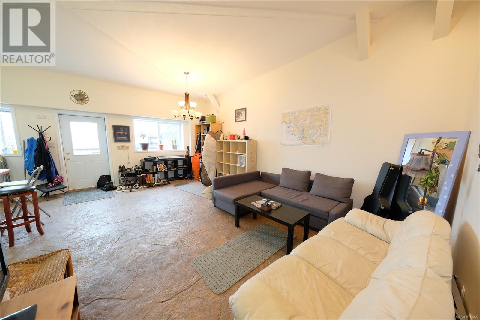 2 671 Industrial Way Property Photo 13