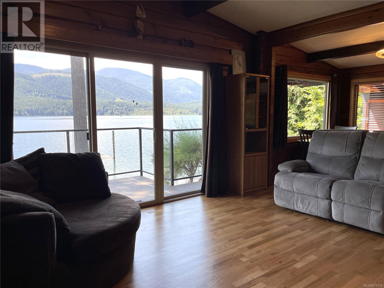 8856 Stirling Arm Dr Property Photo 4