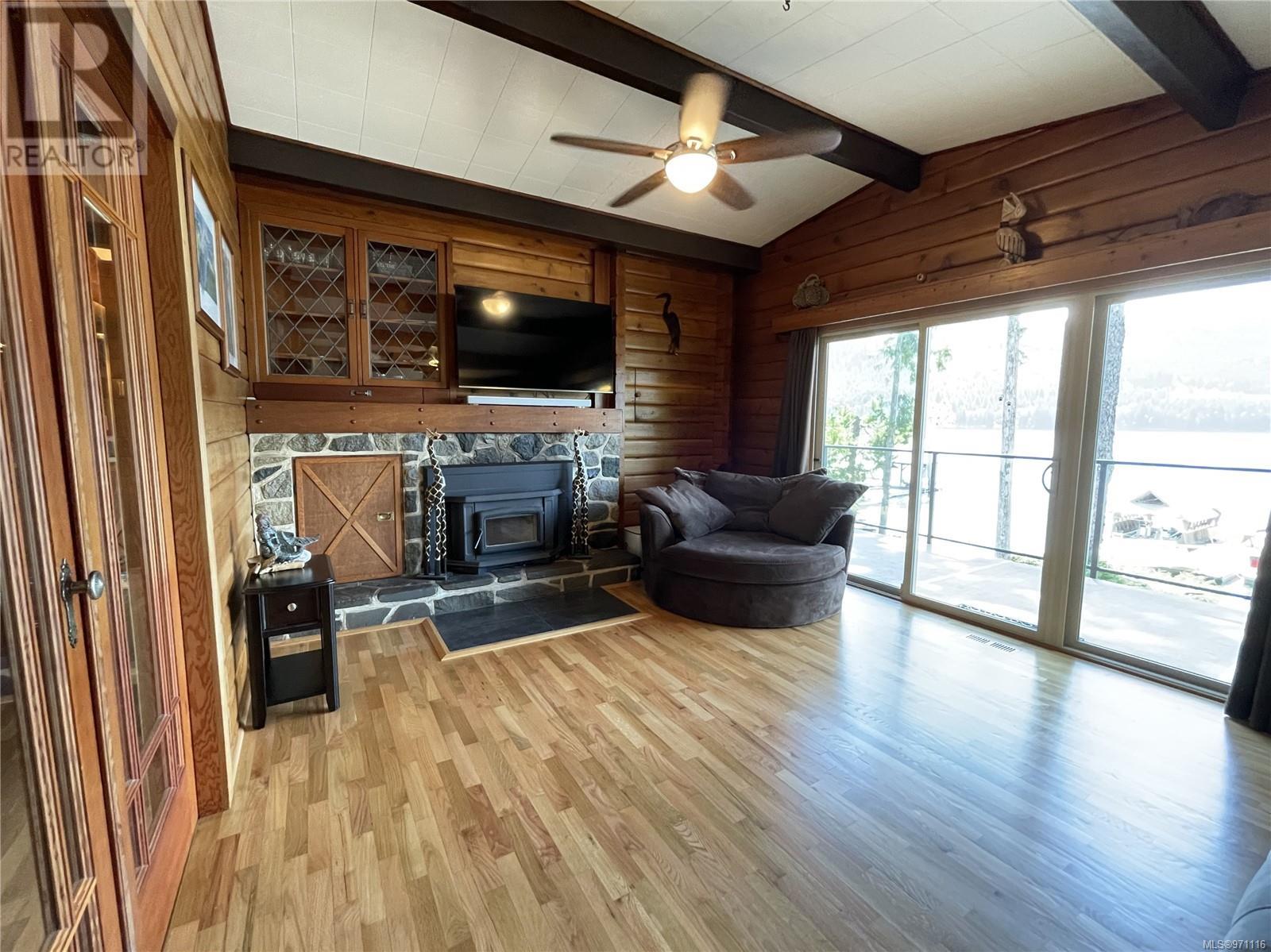 8856 Stirling Arm Dr Property Photo 6