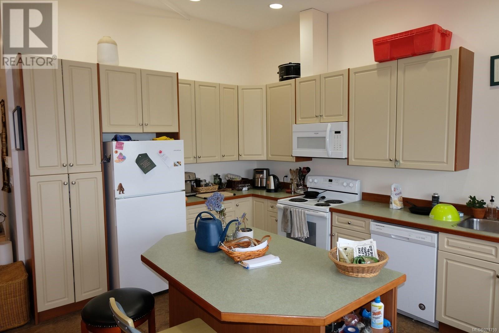 2 671 Industrial Way Property Photo 8