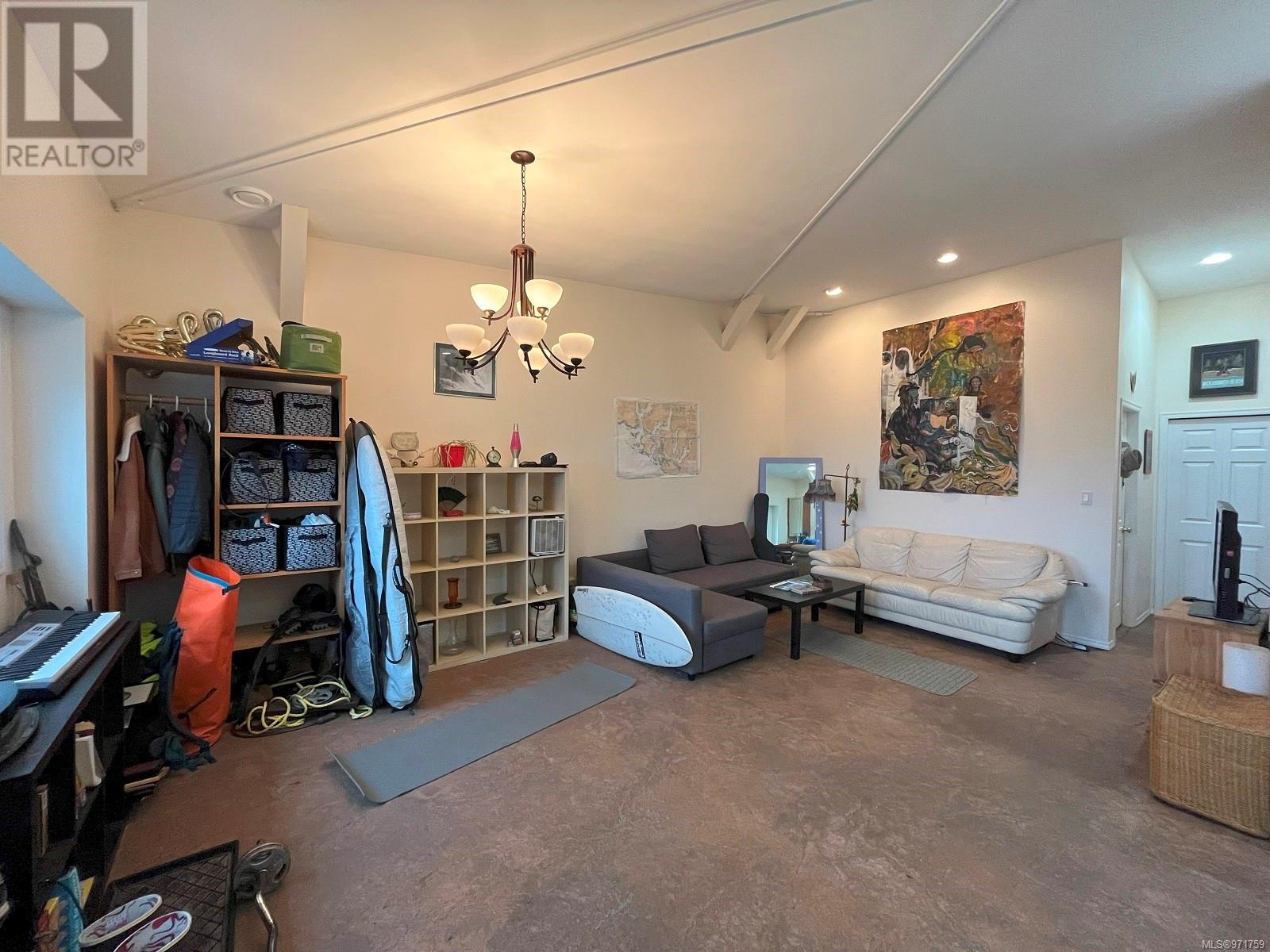 2 671 Industrial Way Property Photo 10