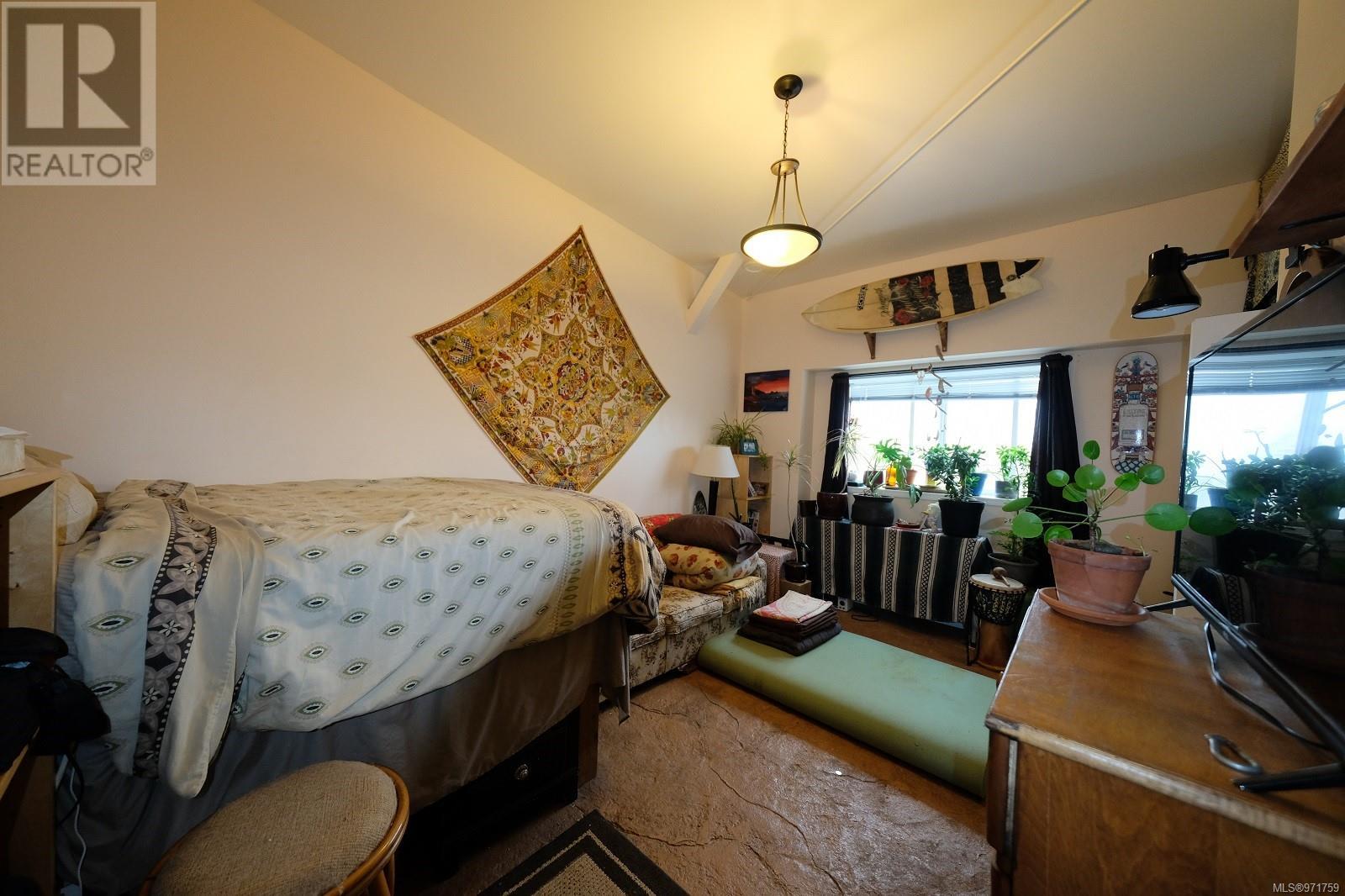 2 671 Industrial Way Property Photo 15