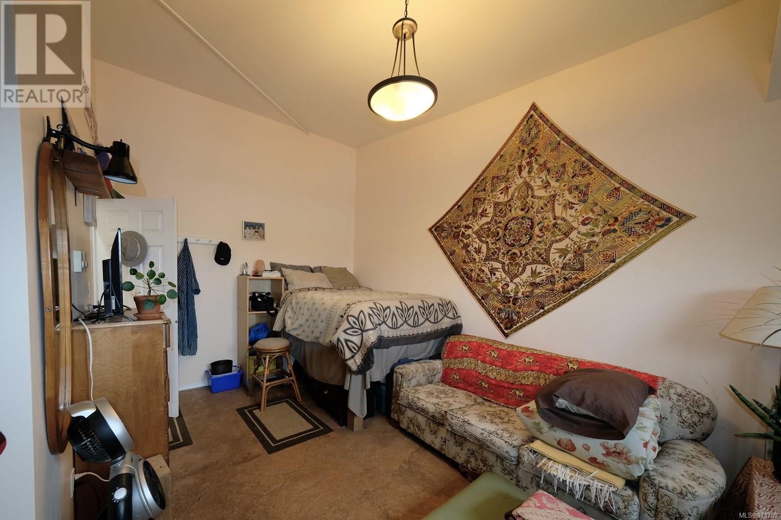 2 671 Industrial Way Property Photo 16