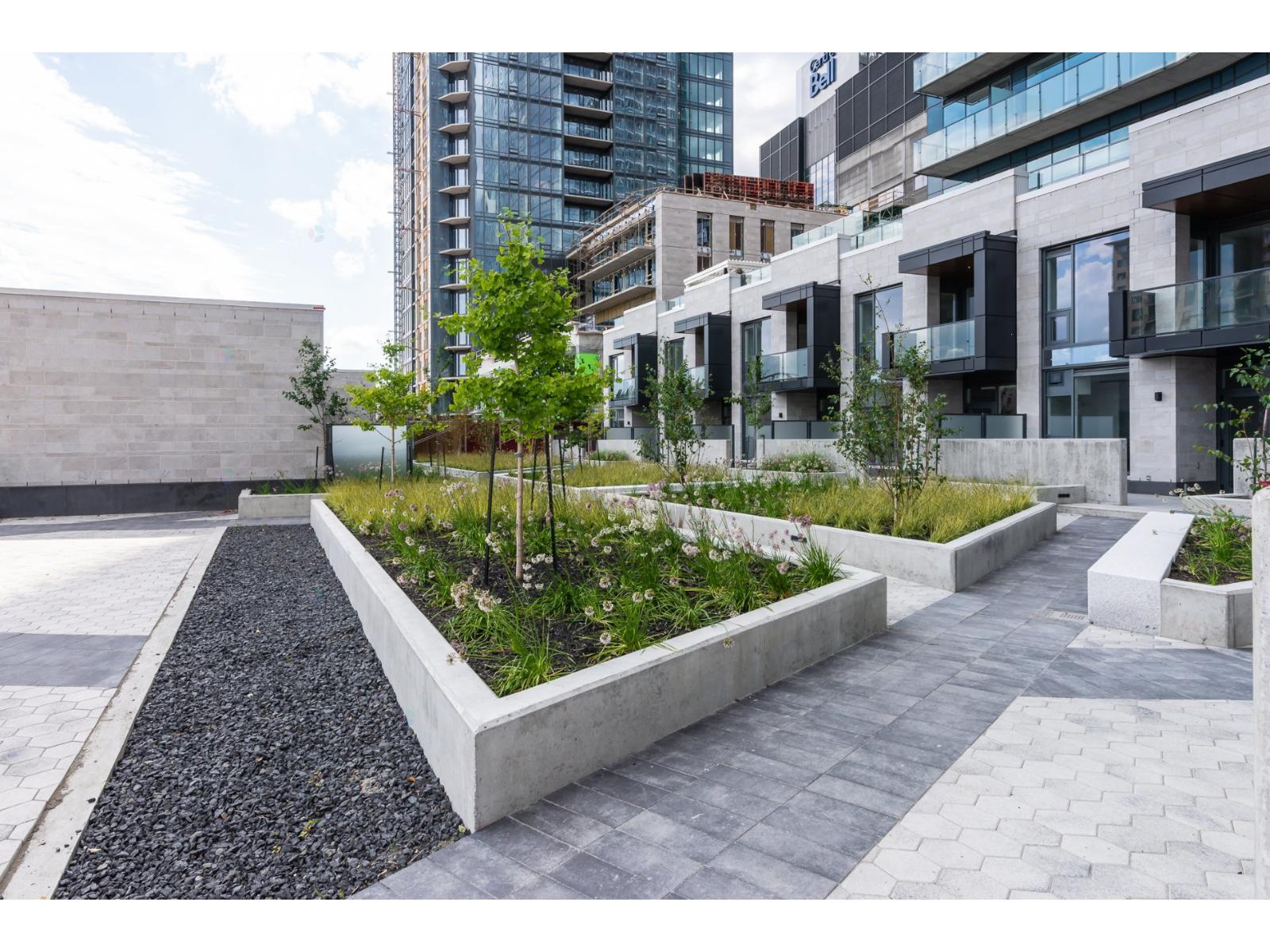 1188 Rue St-antoine O., #403 Property Photo 23