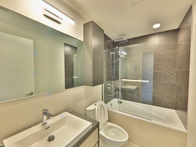 1188 Rue St-antoine O., #403 Property Photo 31
