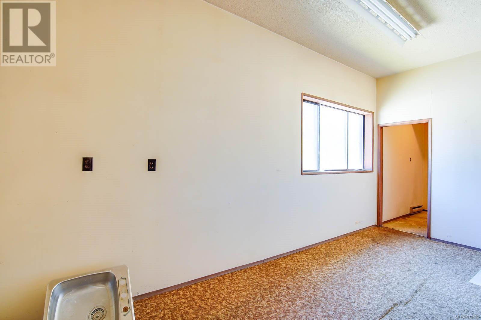 4918 Napier St Property Photo 30