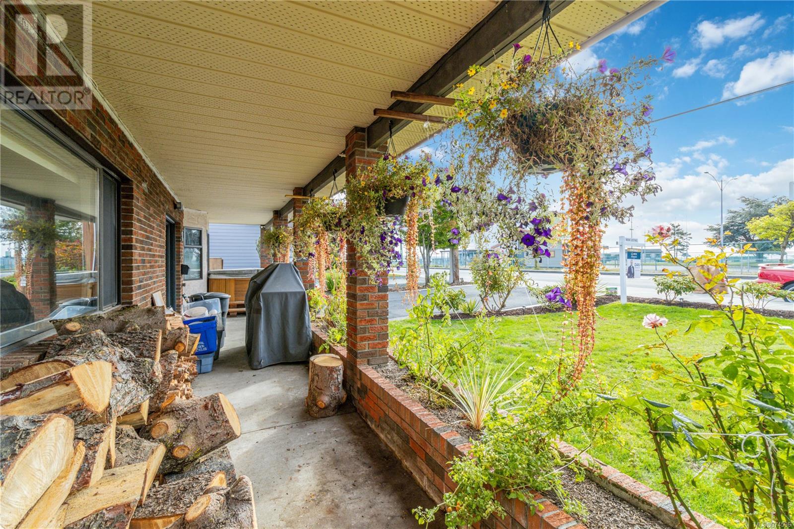 2436 Ocean Ave Property Photo 66
