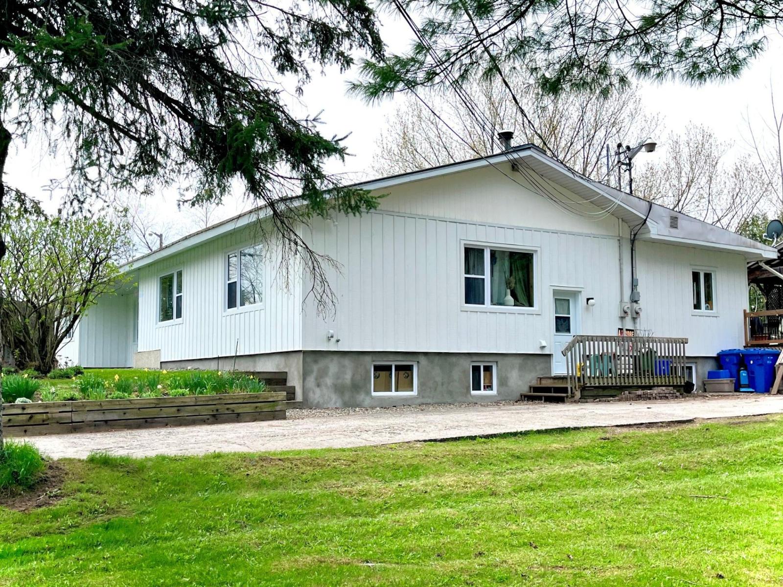 84-84a Rue Thibault S. Property Photo 23