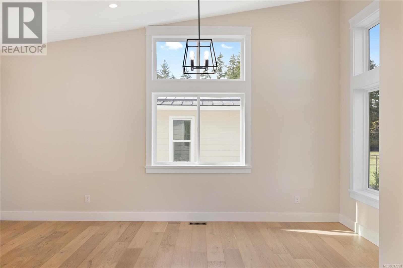 136 4065 Mcbride St Property Photo 7