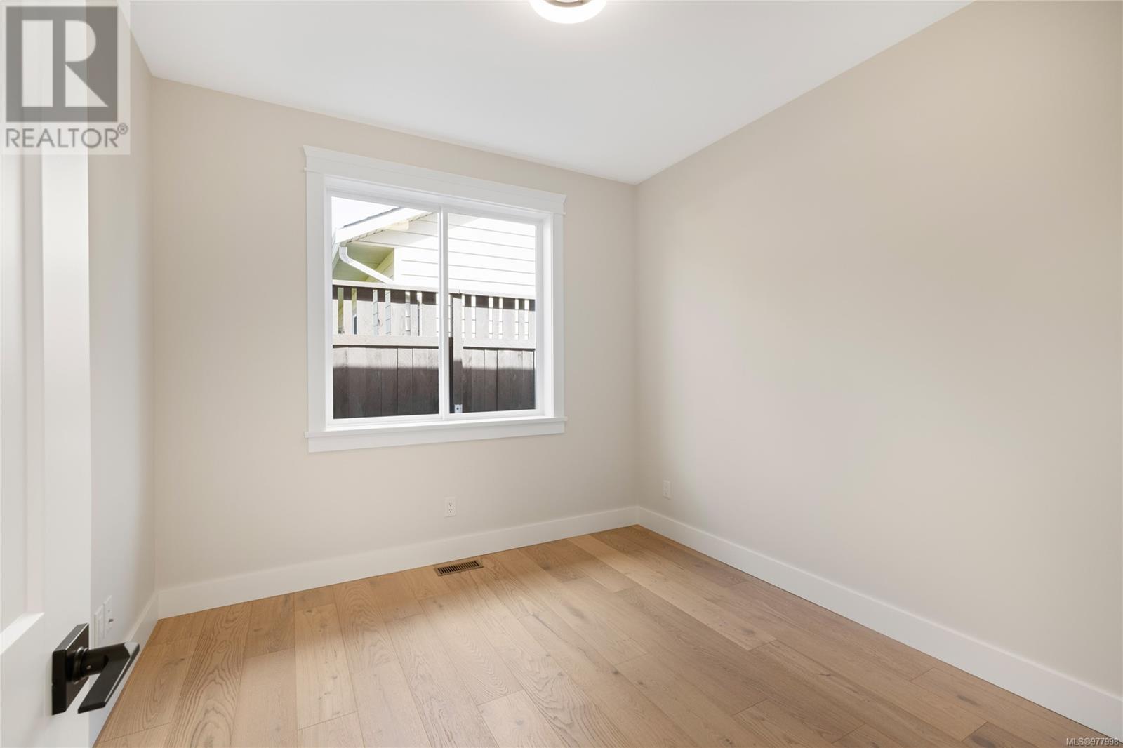 136 4065 Mcbride St Property Photo 21