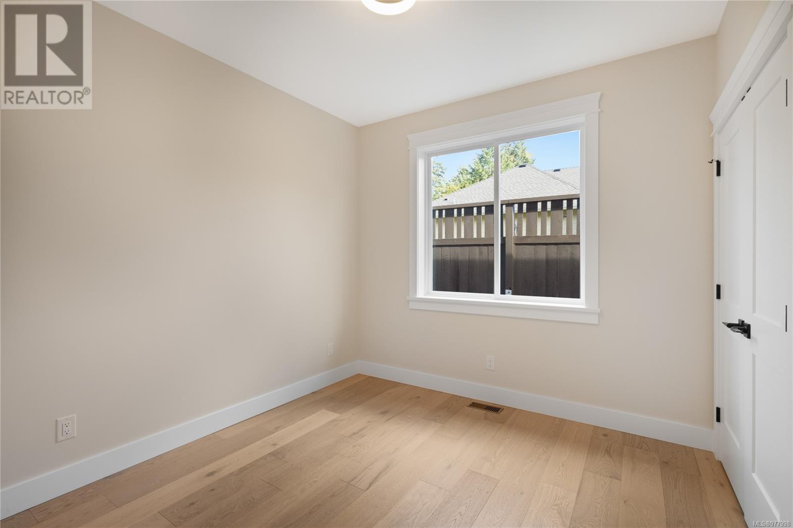136 4065 Mcbride St Property Photo 23