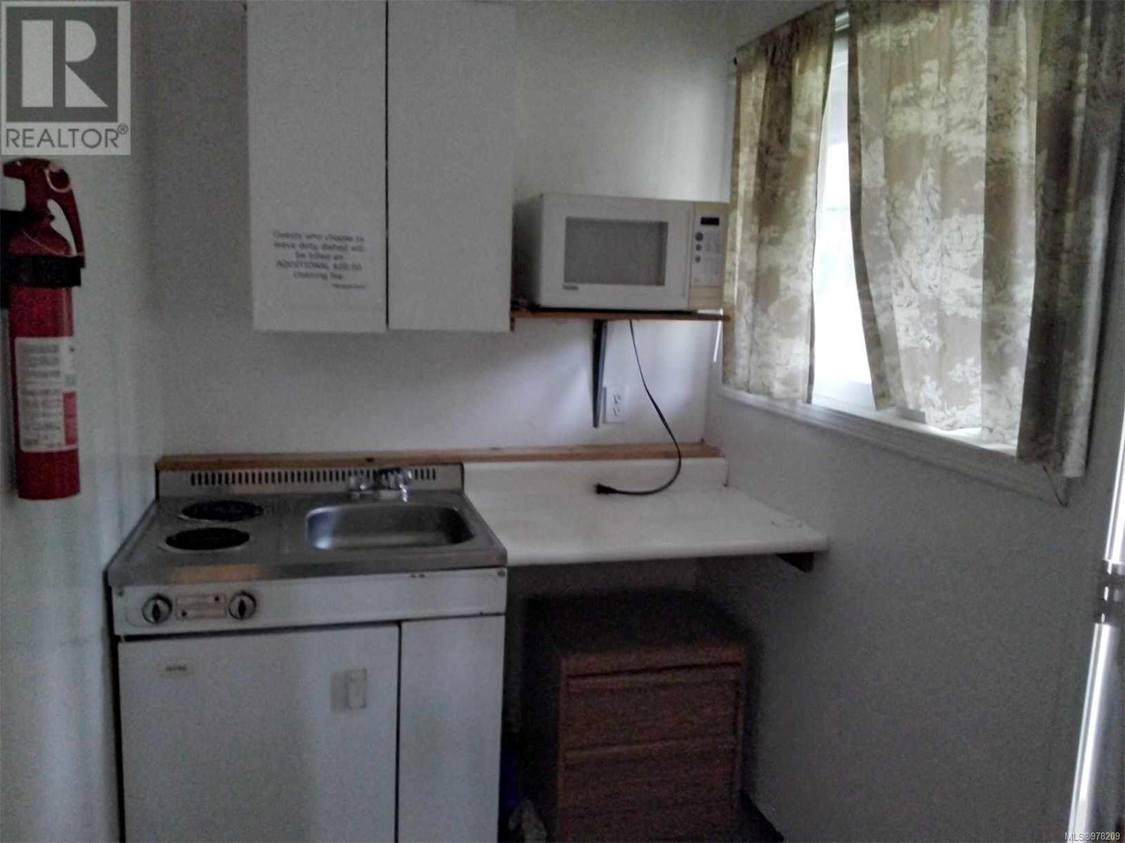Blk C Englewood Dr Property Photo 8