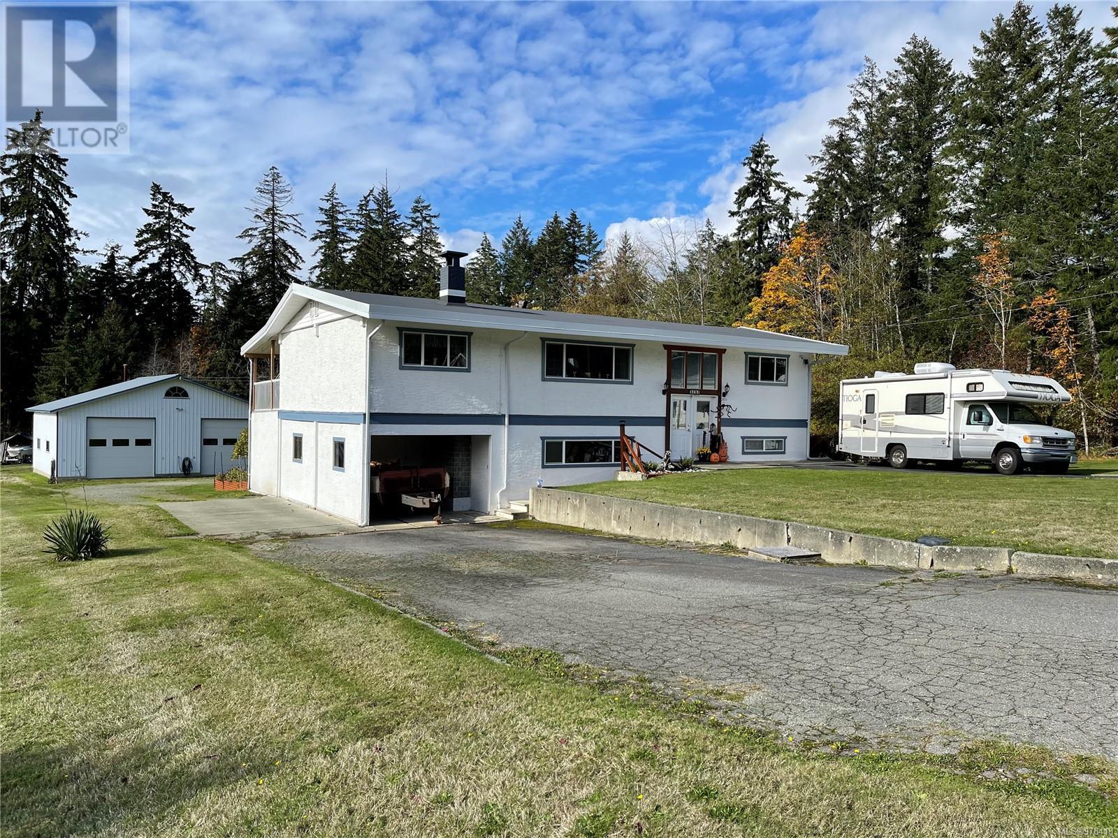 5854 Strathcona St Property Photo 1