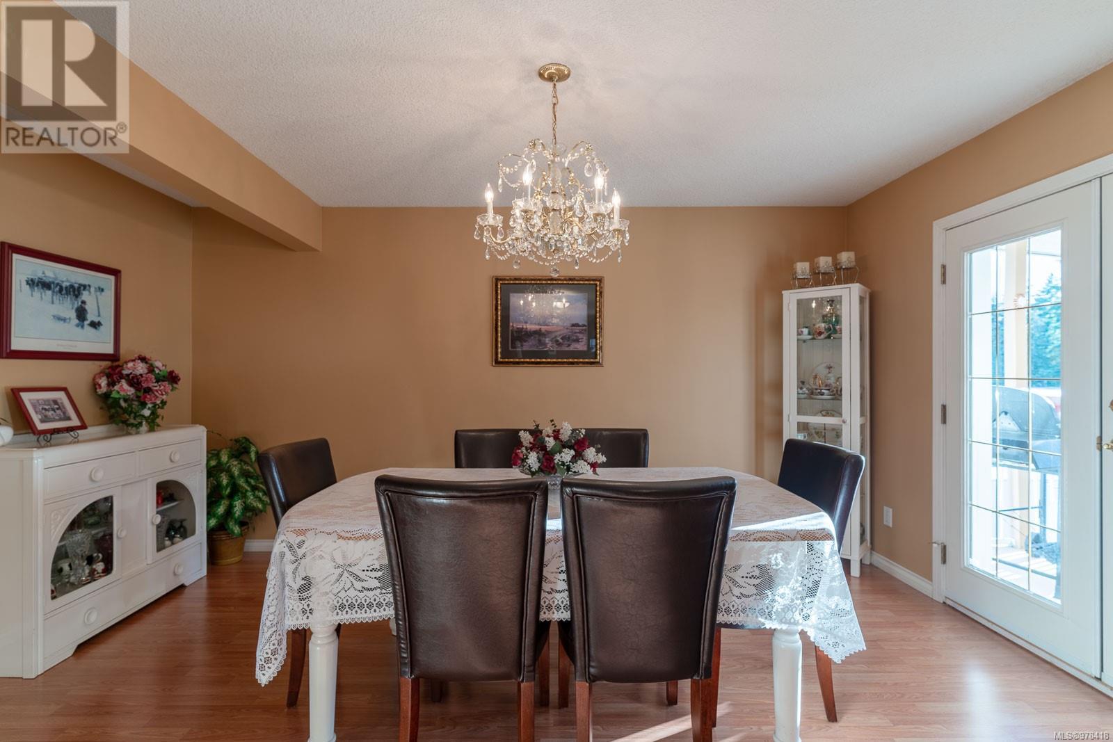 5854 Strathcona St Property Photo 13
