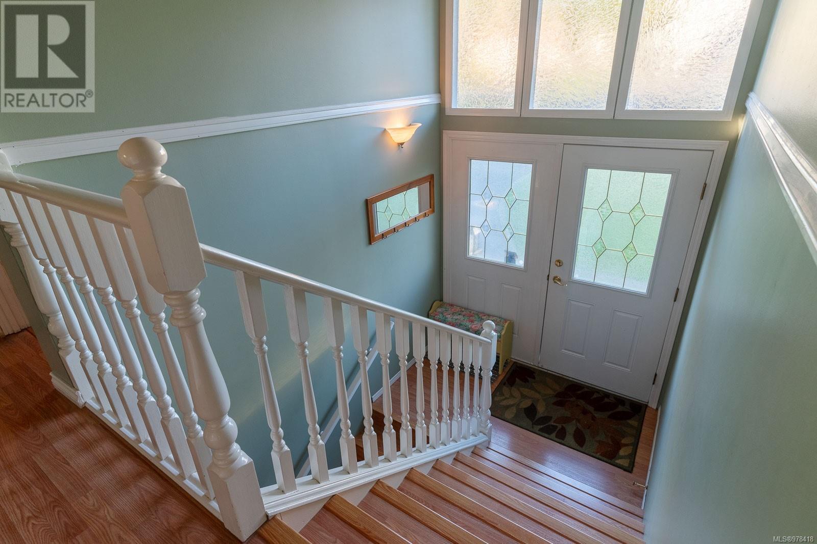 5854 Strathcona St Property Photo 24