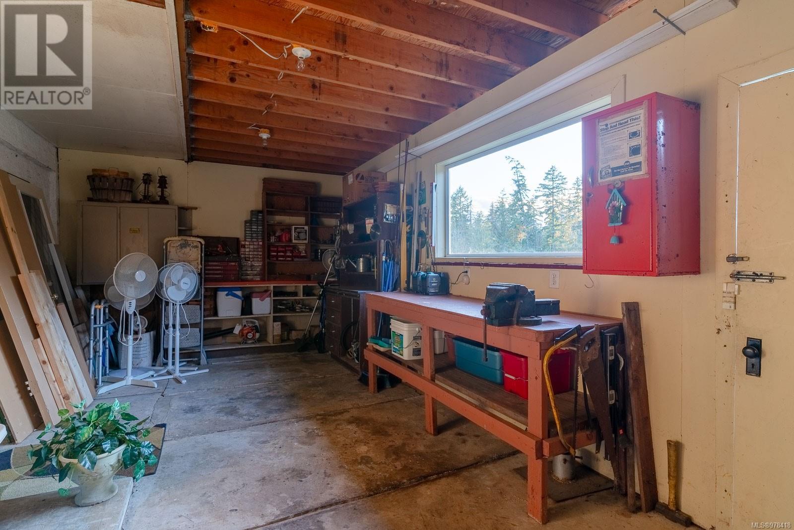 5854 Strathcona St Property Photo 33