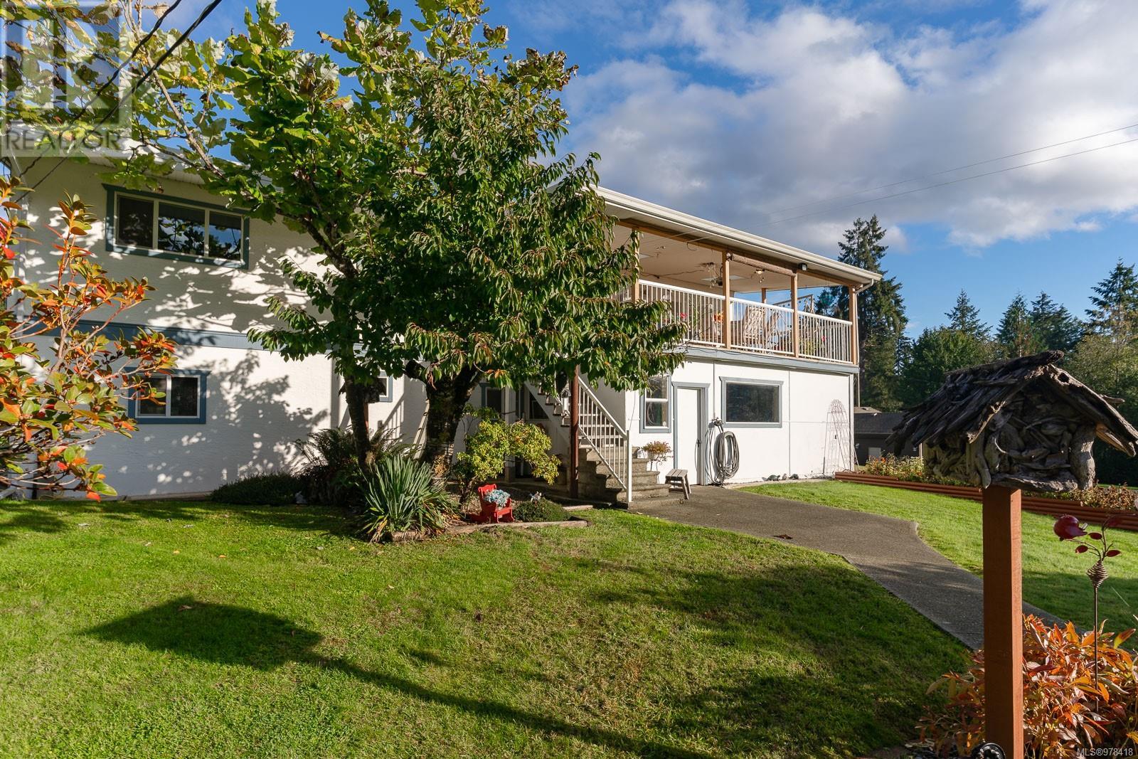 5854 Strathcona St Property Photo 37