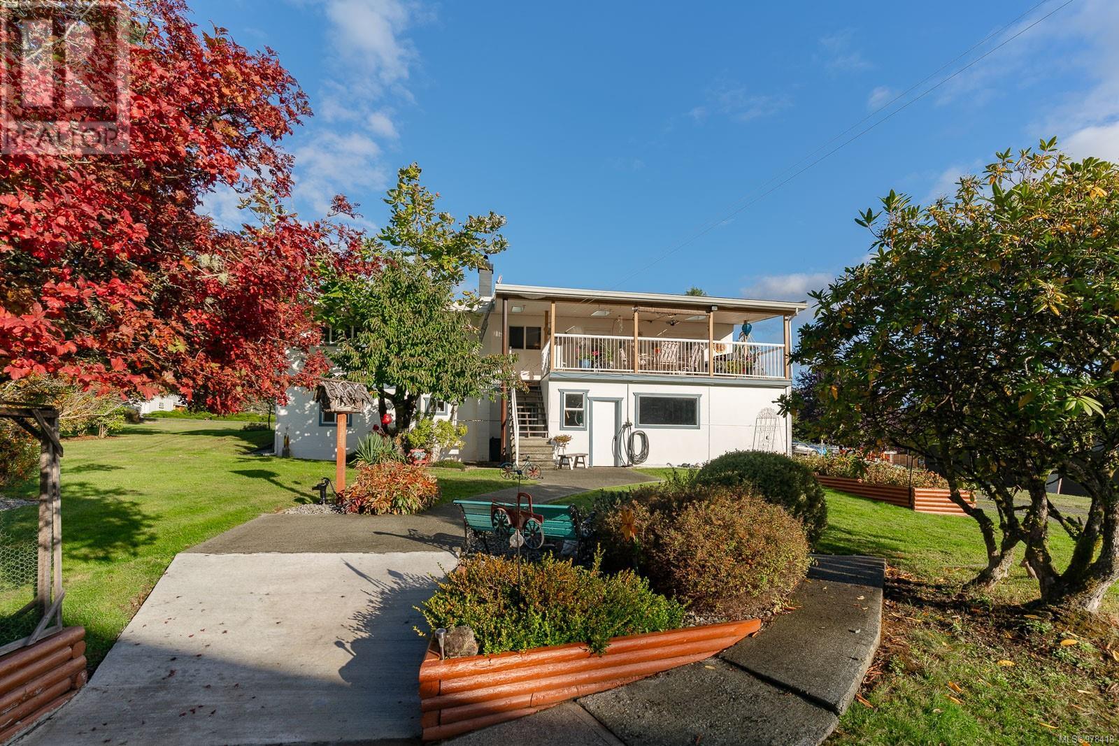 5854 Strathcona St Property Photo 39