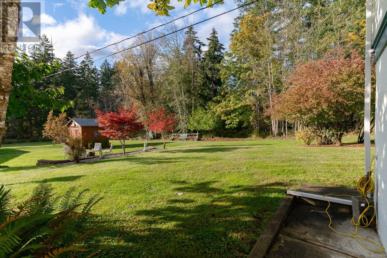5854 Strathcona St Property Photo 42