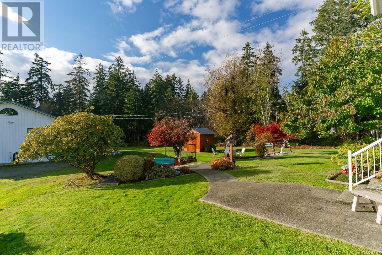 5854 Strathcona St Property Photo 44