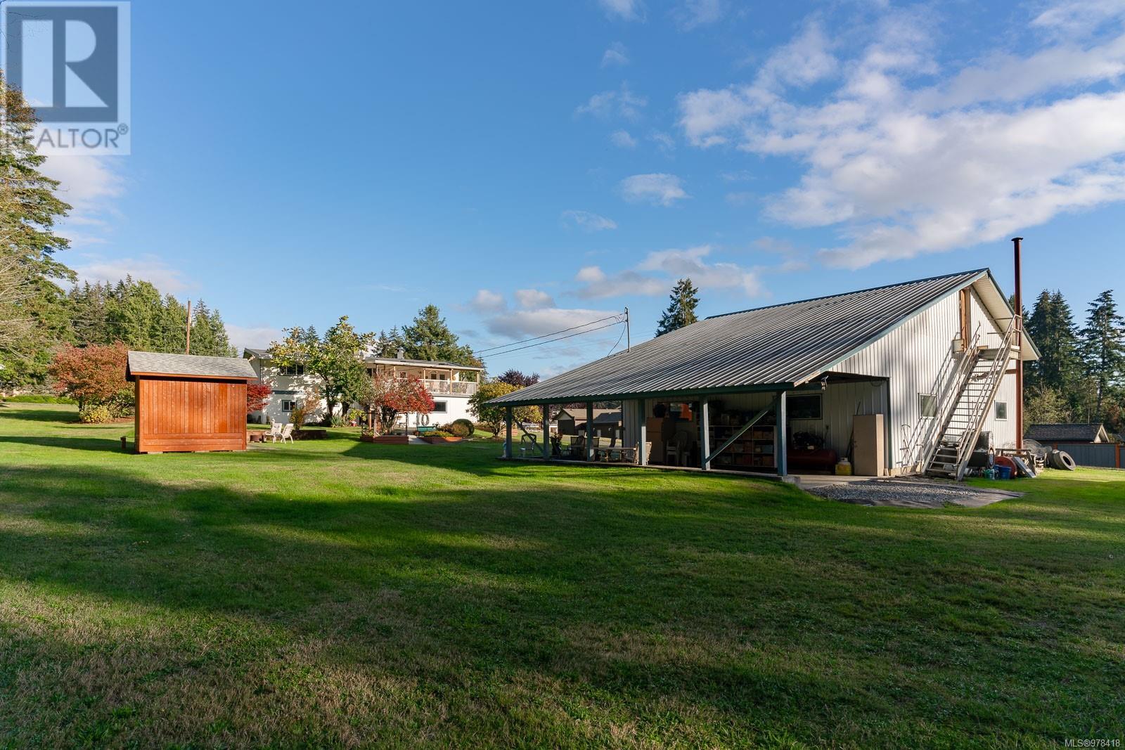 5854 Strathcona St Property Photo 45