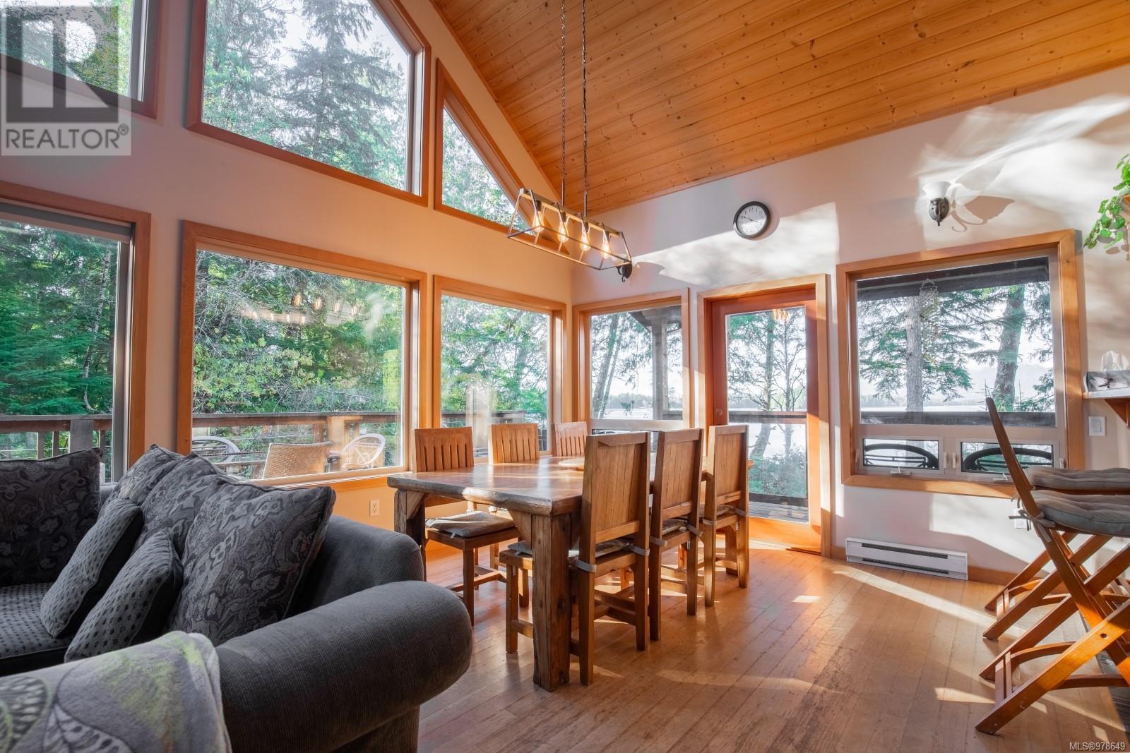 1027 Jensens Bay Rd Property Photo 8
