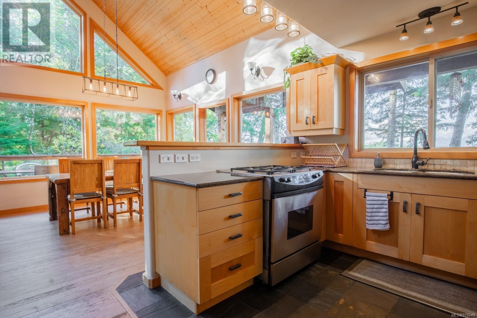 1027 Jensens Bay Rd Property Photo 11