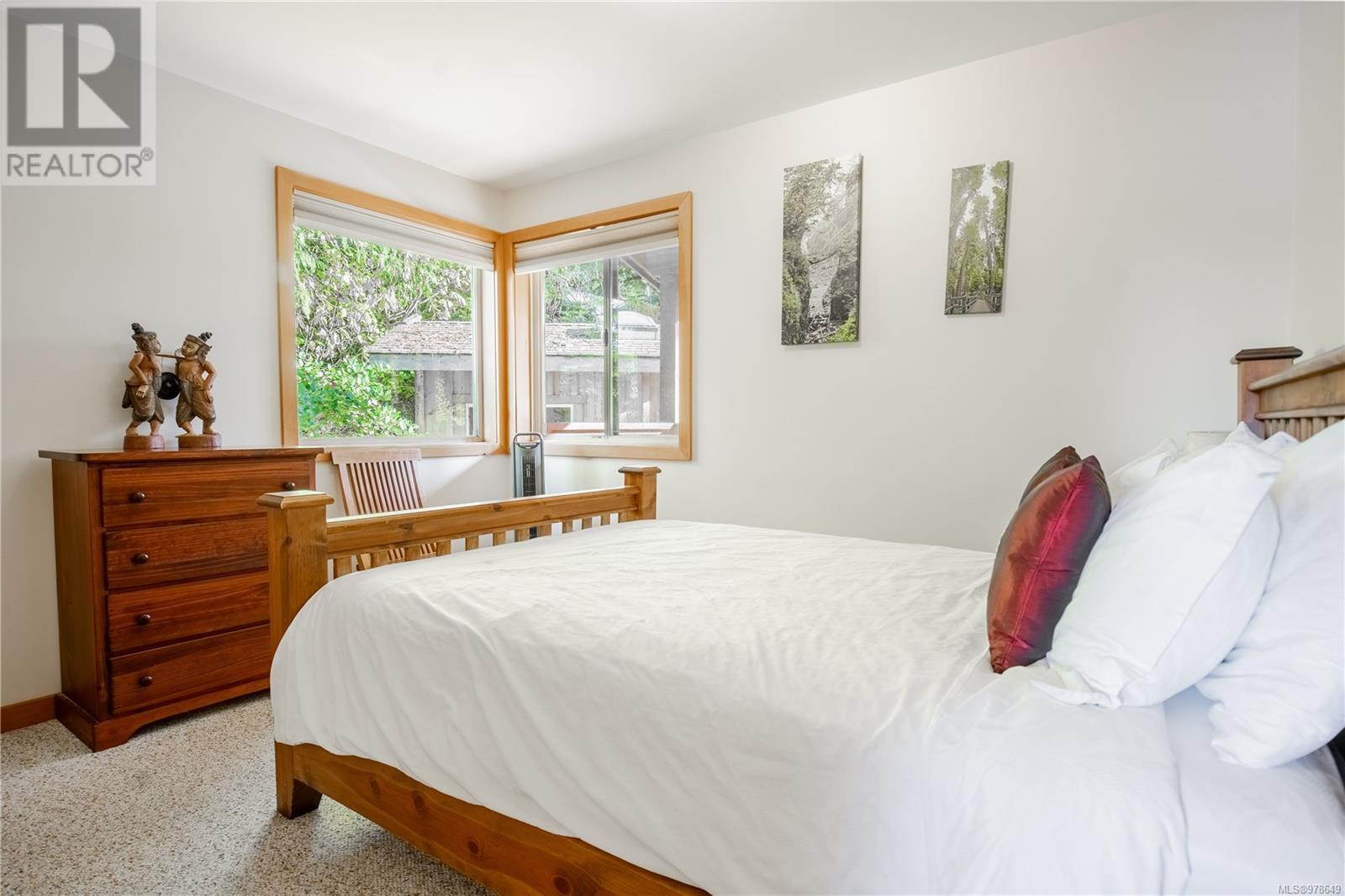 1027 Jensens Bay Rd Property Photo 27