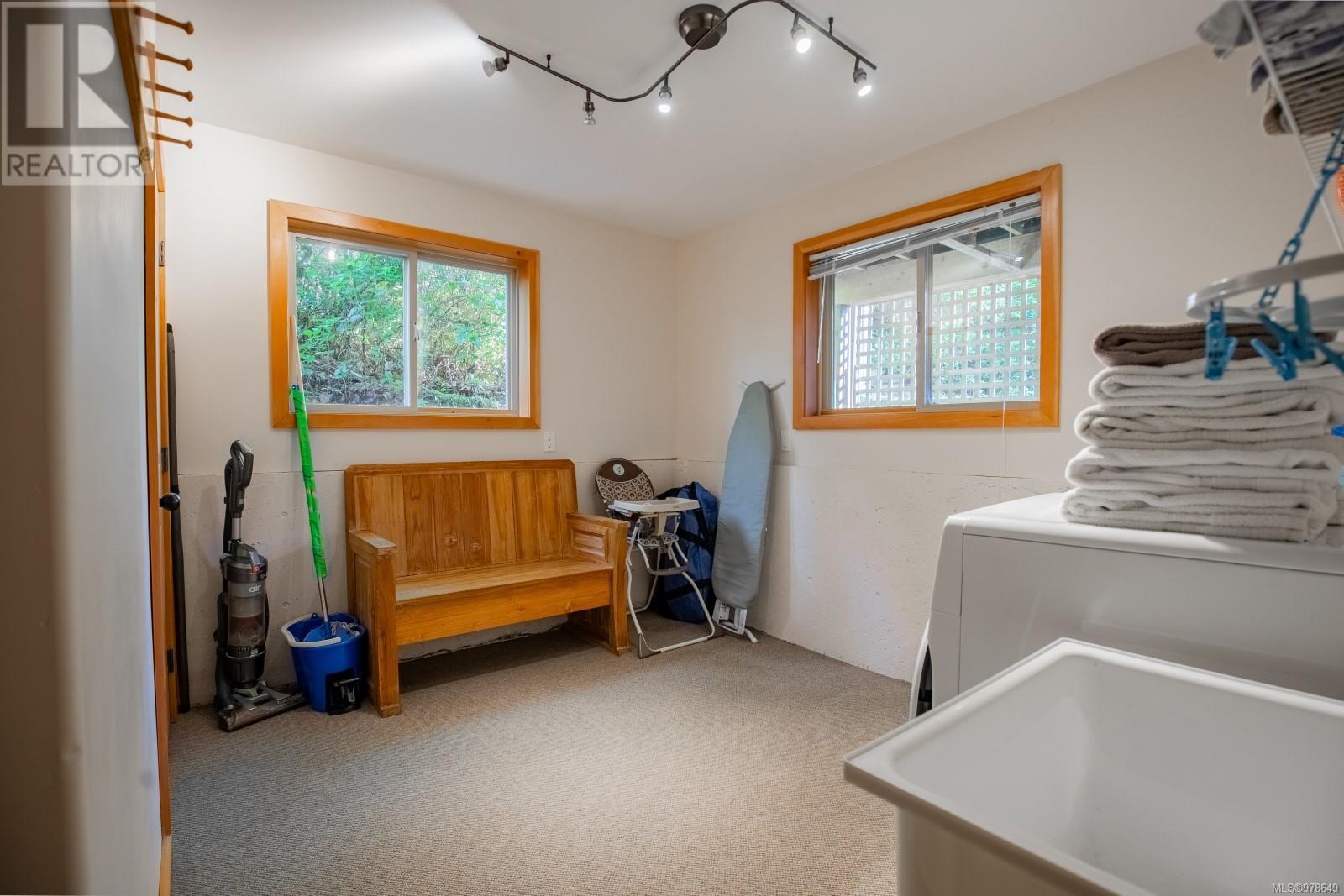 1027 Jensens Bay Rd Property Photo 29