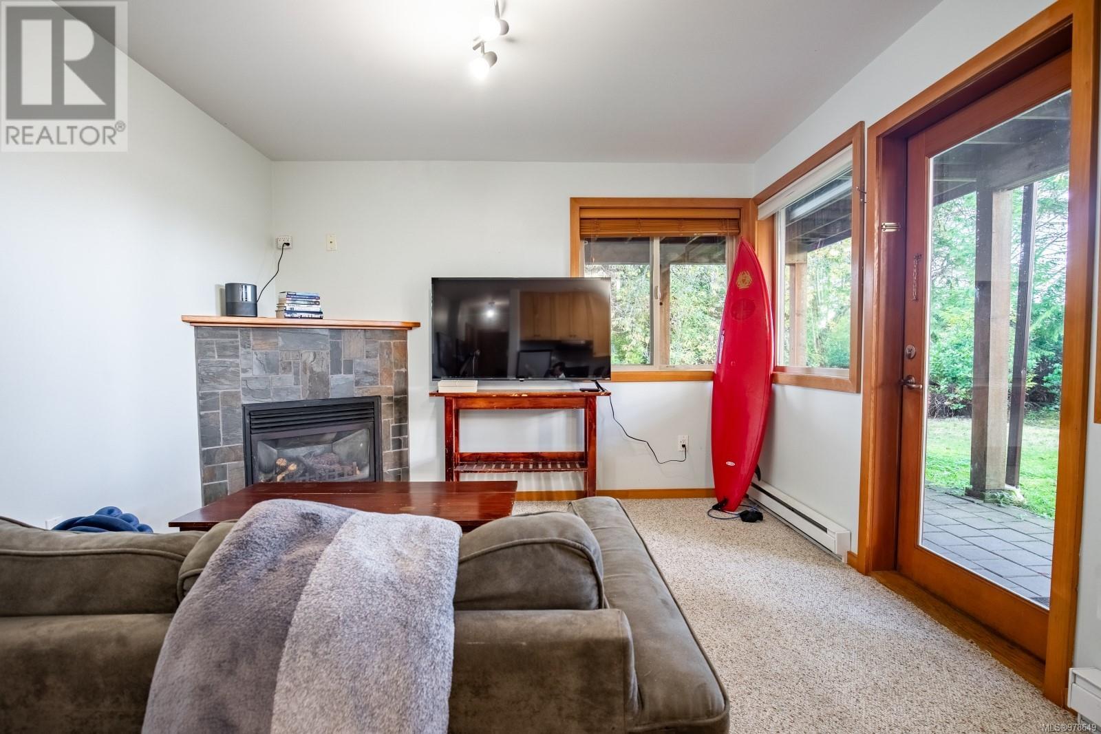 1027 Jensens Bay Rd Property Photo 38