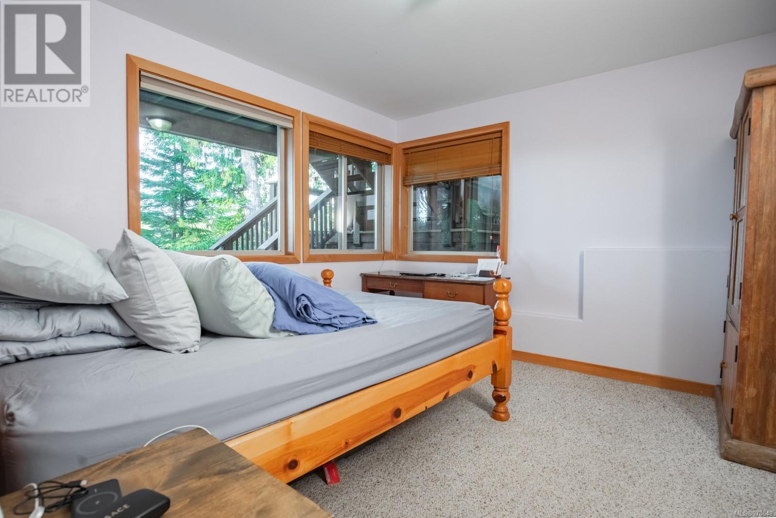 1027 Jensens Bay Rd Property Photo 40