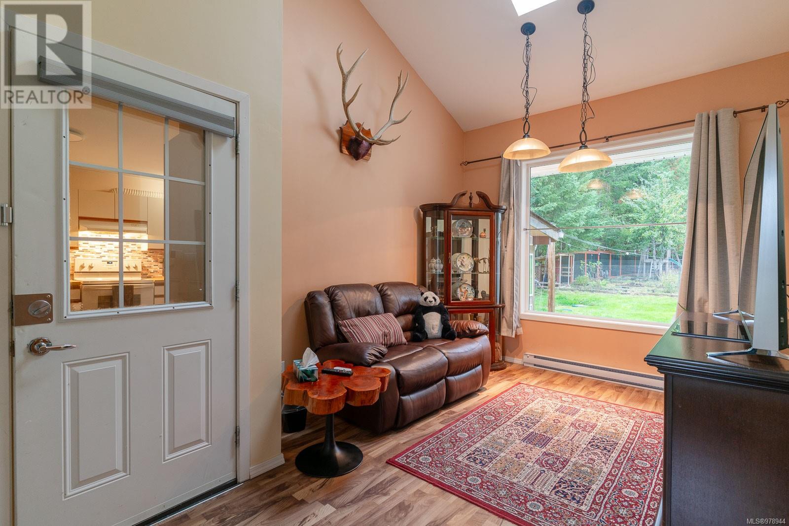 5833 Grandview Rd Property Photo 5