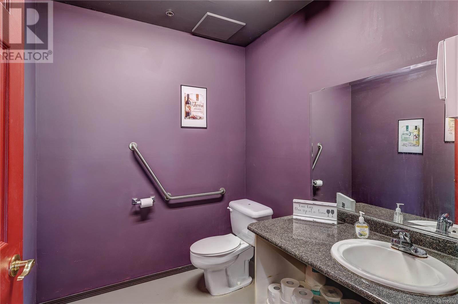 106 5070 Uplands Dr Property Photo 29