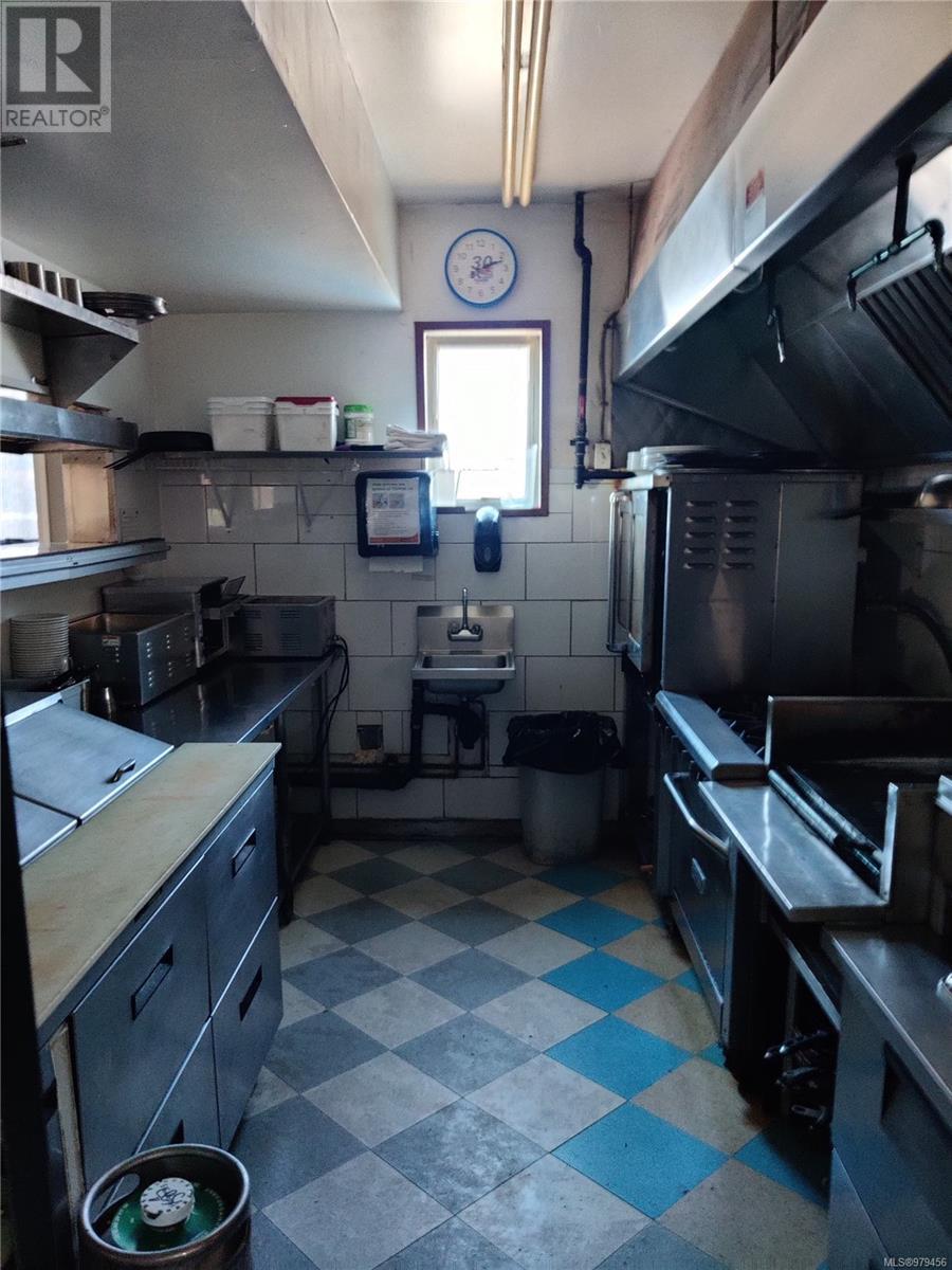 2 5440 Argyle St Property Photo 4