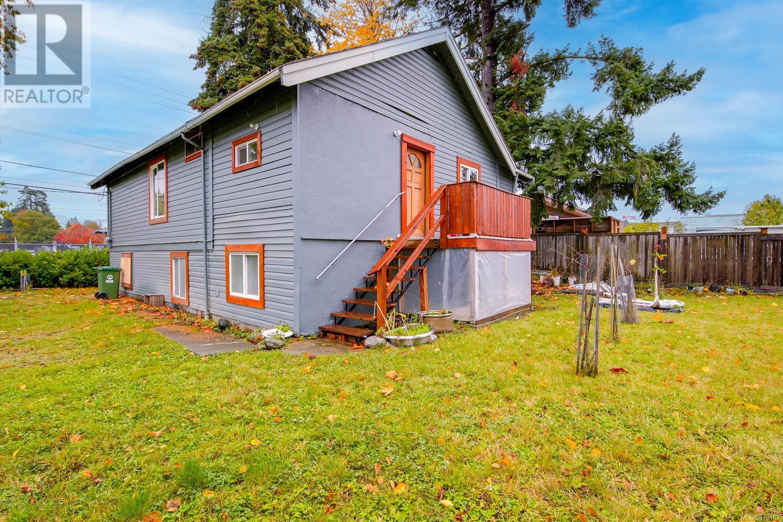 4692 Margaret St Property Photo 3