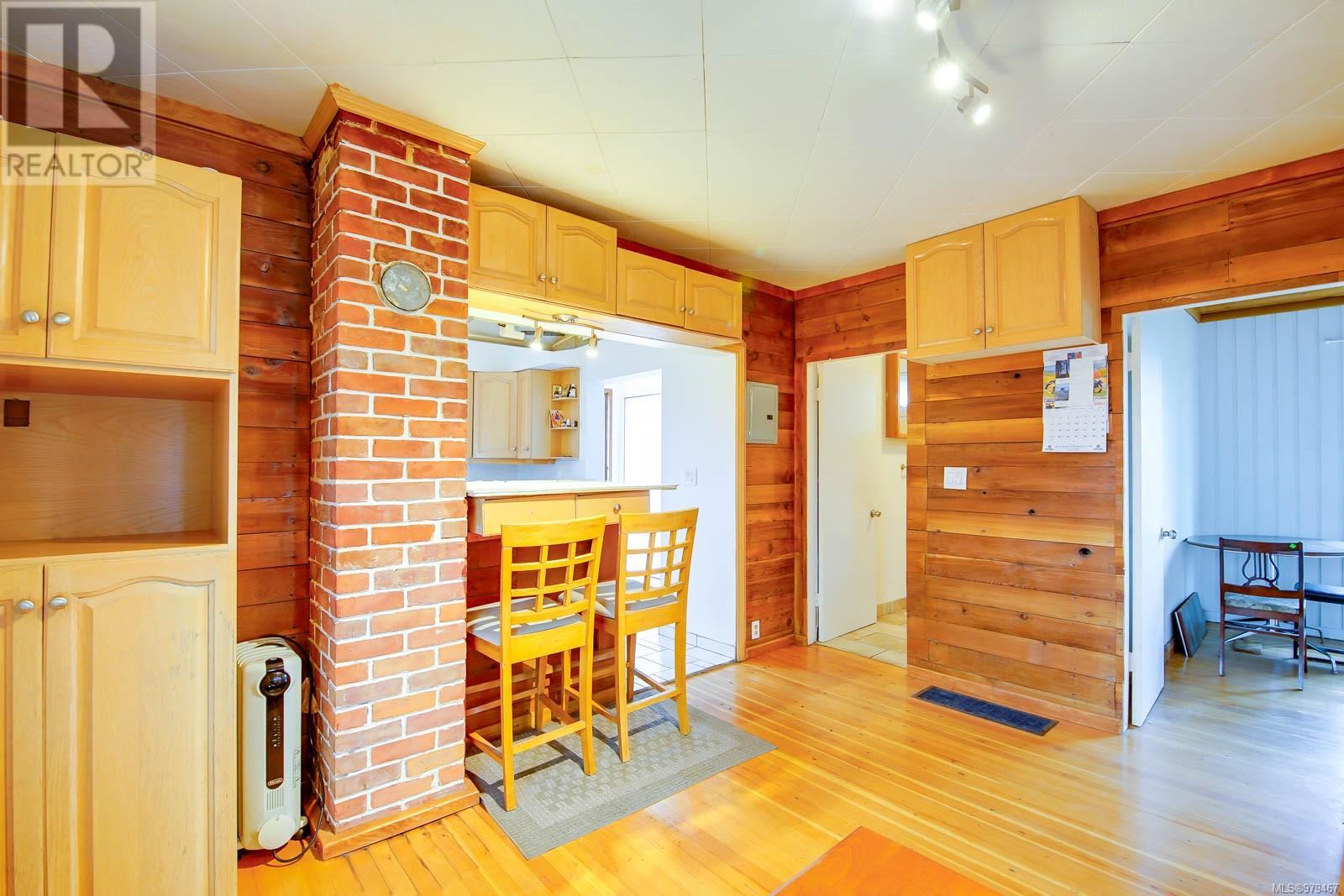4692 Margaret St Property Photo 12