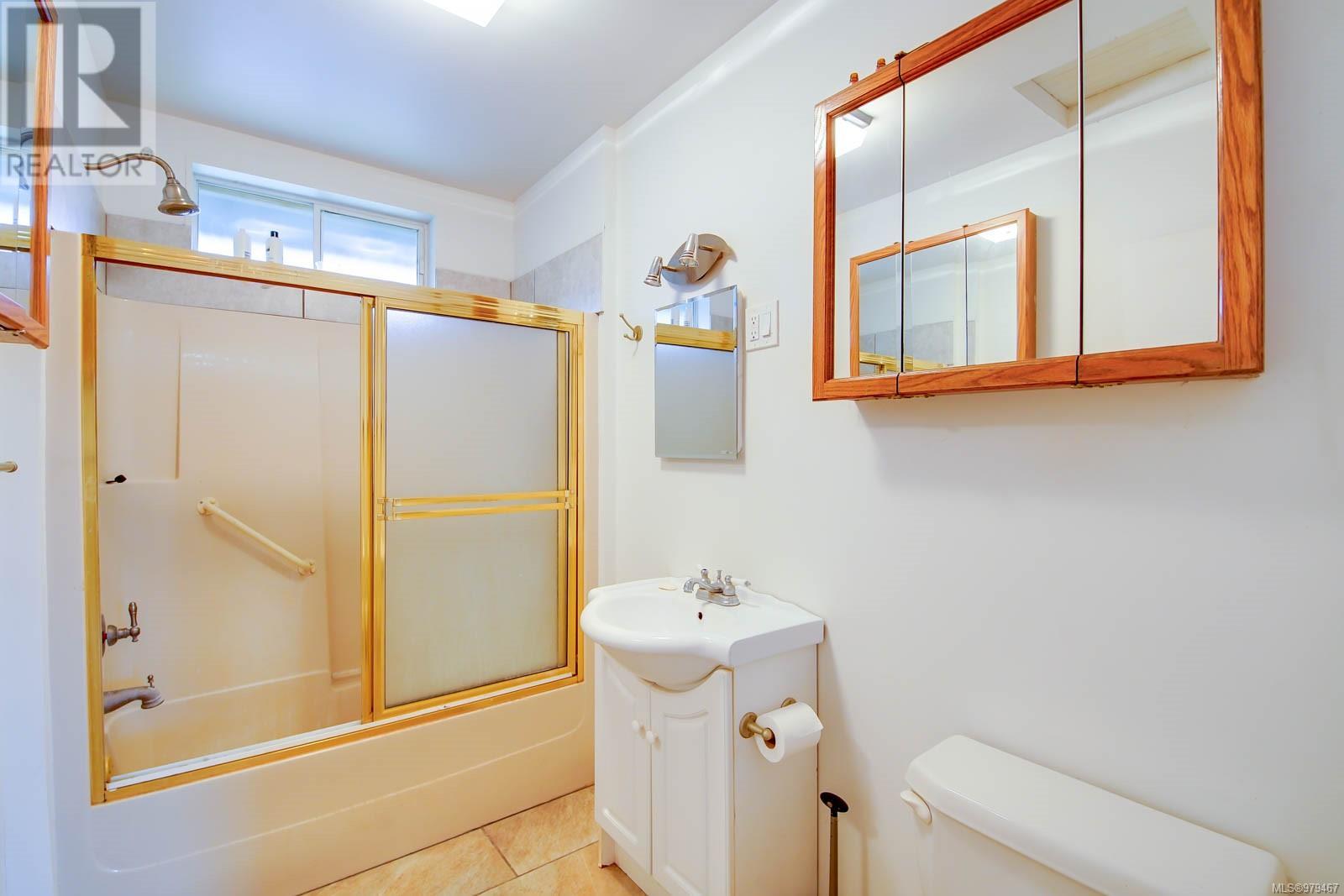4692 Margaret St Property Photo 17